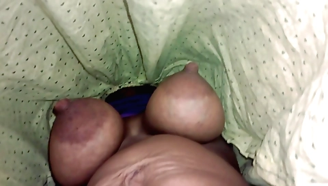 Indian woman has an attractive body and a nice ass