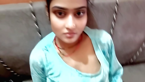 Sexy muslim teen 18+ takes a selfie on cam and shows off