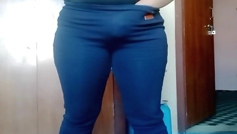 Amateur solo female video with a big ass and a sexy face