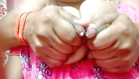 Indian babe with big tits is filmed in a hot hd scene