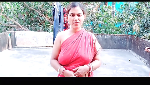 Amateur blonde with big tits masturbates on the grass