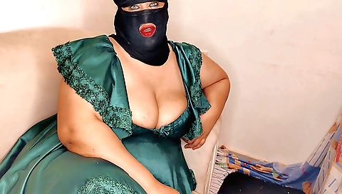 Big ass mature girl fucked by a young dude in the pool