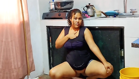 Amateur brunette girl with a sexy ass and a big boobies