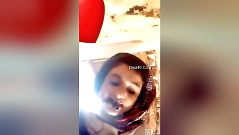 Pari bhabhi show off her big boobs and her sexy pussy