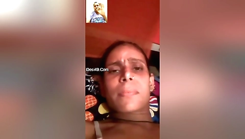 Indian bhabhi shows her hairy pussy in webcam video