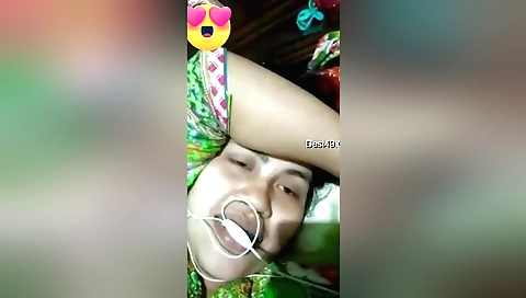 Horny Desi Girl Shows Her Wet Pussy To Lover On Vc