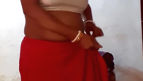 Indian girl with a hot ass enjoys her favorite dress