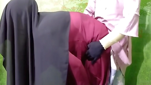 Indian babe shows off herself in her sexy homemade video