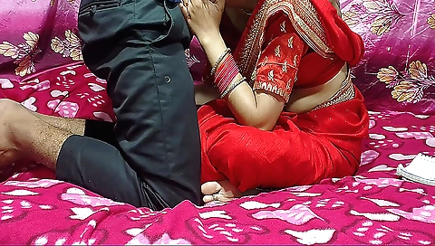 Brunette student with hairy pussy shows her hairy pussy