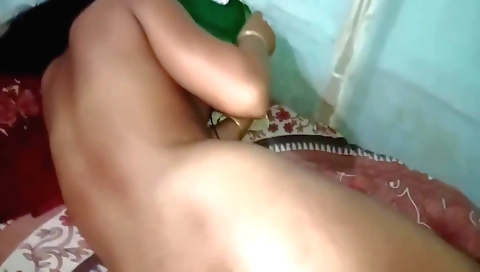 Indian chick with a sexy face is creating a creampie clip