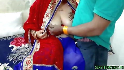 Indian brunette is a horny slut that loves to cum on camera