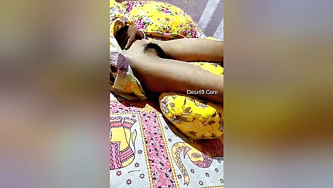 Indian teen rubs her pussy on the amateur webcam video