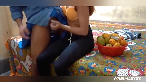 Indian amateur gets her pussy fucked on the webcam