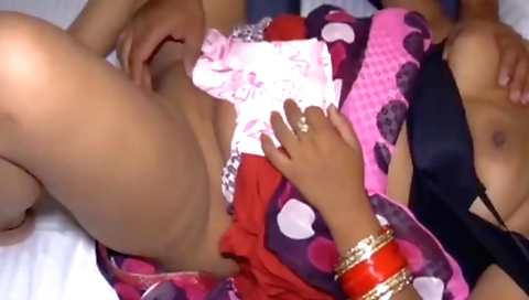 Indian chick with a nice body gets fucked in the doggy style