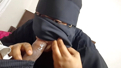 Indian bhabhi in hijab is doing some massage at the restaurant