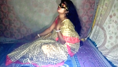 Indian bhabi ko ke chuda video with all men to her