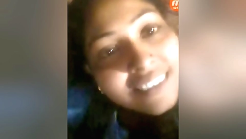 Boudi shows her small boobies and her shaved pussy