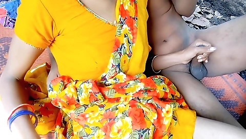 Indian teen girl gets fucked in her jungle location