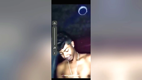 Indian girl in missionary position gets her pussy fucked