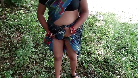 Chachi Ko Jungle Me Mutte Huye Pakda Or Ghar Akar Khub Choda