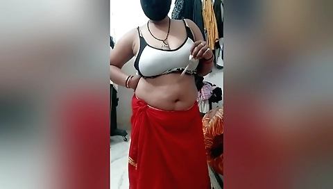 Indian amateur beauty with big tits and a sexy body