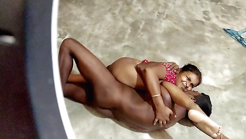 Indian chick with a huge boobies fucked by her boyfriend