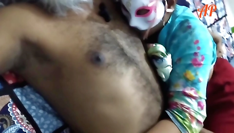 Thick girl with big load of wet pussy gets pounded