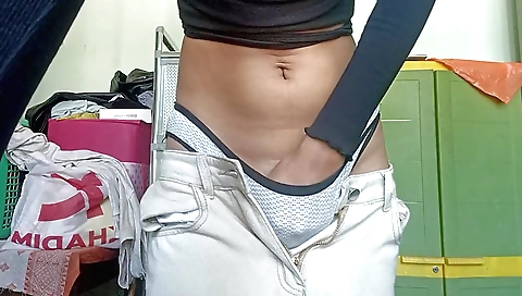 Sexy little girl shows off her pussy in hot porn vid