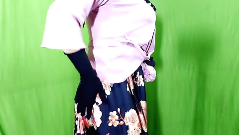 Indian girl in sexy clothes and sex in the bathroom