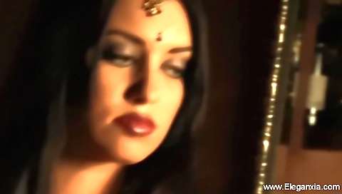 Indian slut is on her first solo sex with her boyfriend