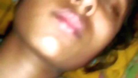 Indian babe licks her pussy and sucks a porn video