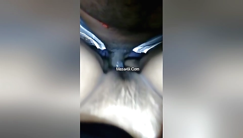 Indian girl gets banged on the bed in amateur porn