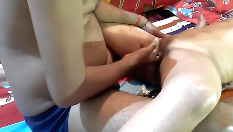 Padosan Ko Malish Karke Chudai Ki Sexy Puja Bangali