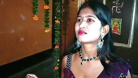 Indian brunette amateur beauty masturbates in her pussy