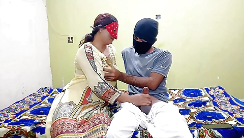 Bhabi caught with mouth and pussy while sucking a BBW