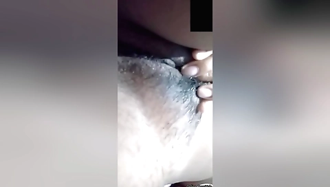 Sexy body show of a girl with a hairy pussy in solo video