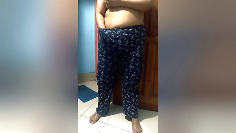 Indian babe is working on her body making it all the better