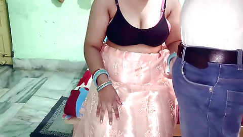 Brunette girl loves to make hot and exciting porn clips