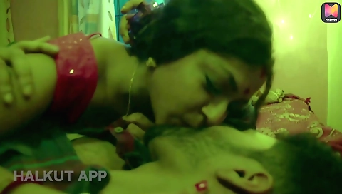 Old and young actress gets to the point of exhibition