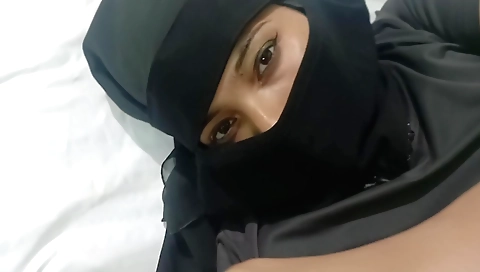 Indian slut gives a handjob to her husband after a couple of blowjob