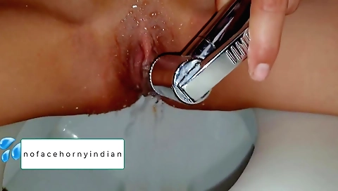 Amateur Indian teen with sexy body playing and fucked