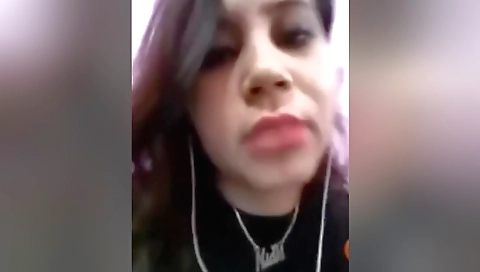 Today Exclusive- Sexy Desi Girl Showing Boobs On Video Call