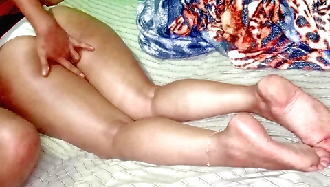 Indian beaut girl gets fucked in her pussy by a masseur