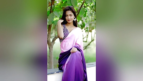 Indian brunette fucks herself after going to the toilet