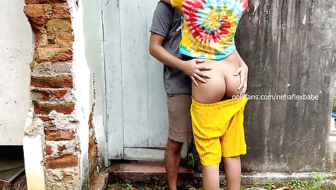 Indian amateur outdoor porn with a brunette 18+ girl