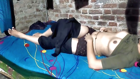 amateur solo female with a small tits and a lovely body