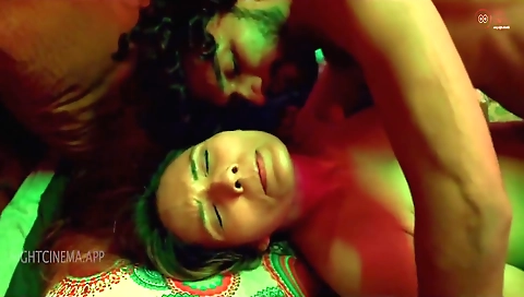 Brunette babe zoya ki pyass on her own in high-def video