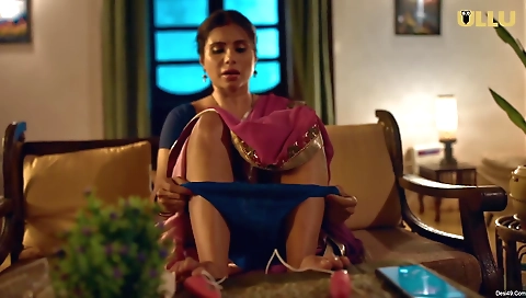 Shaky, brunette woman shows off her body and pussy