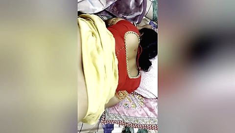 Indian teen with tits shows off her tits on camera