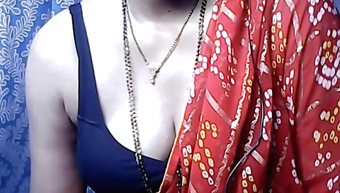 Indian hottie fucks stepson in the homemade porn clip